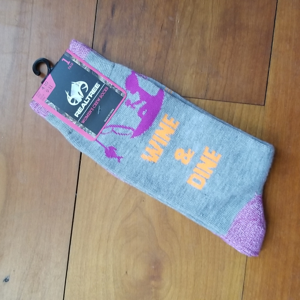 Fishing Outdoor Real Tree  Wine & Dine Socks fish woman and glass Wine Boat NWT